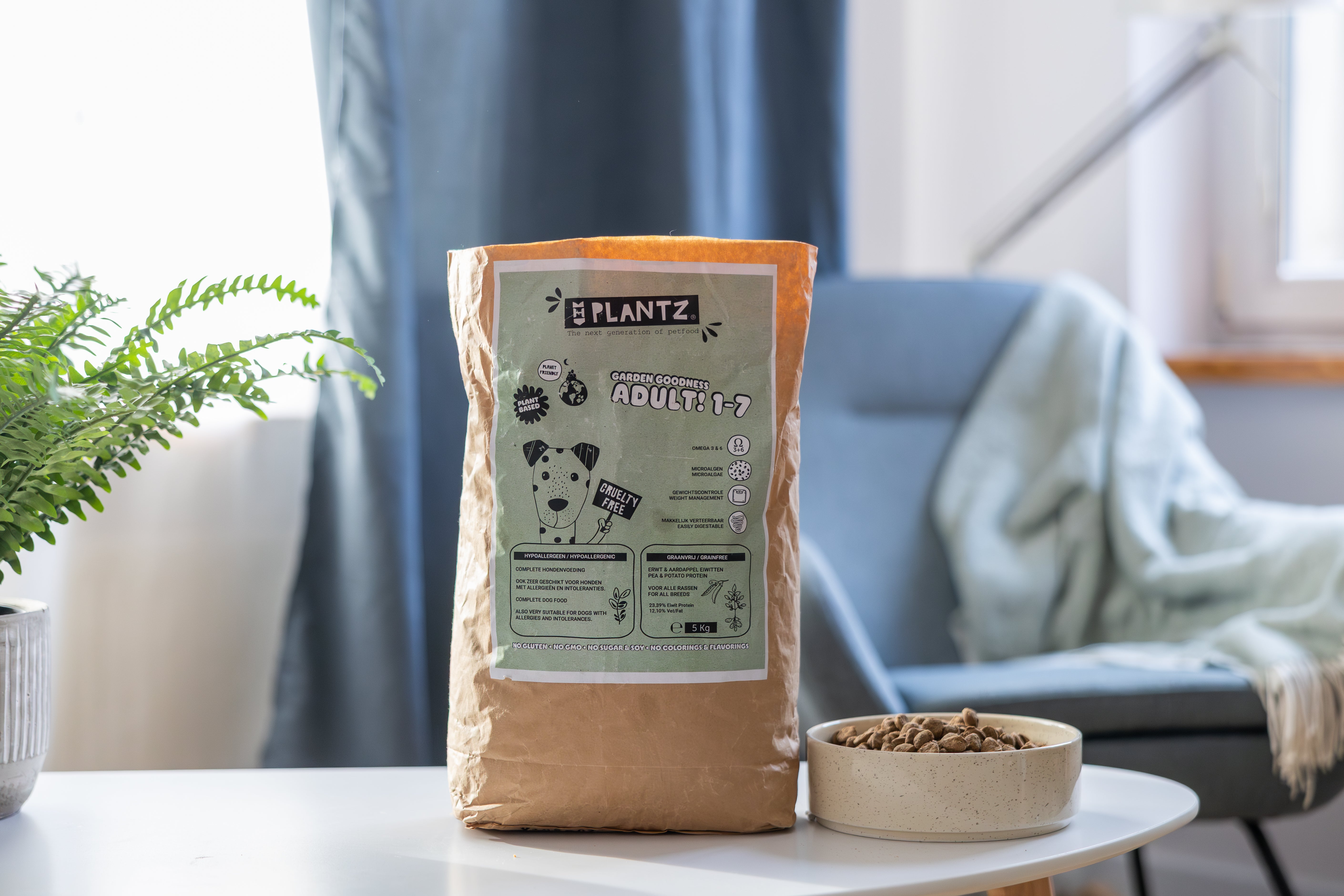 Plant-based dry food with yucca extract | Junior & Adult